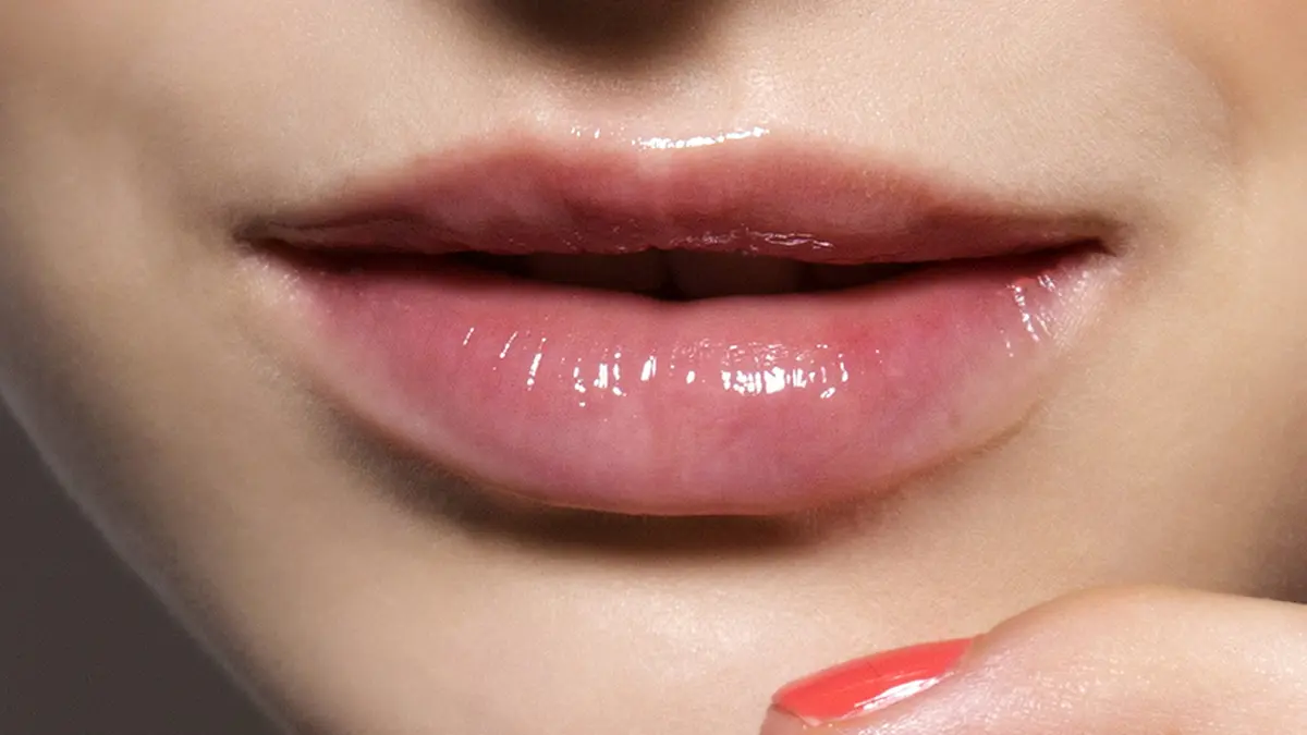 Manfaat dan Tips Merawat Bibir